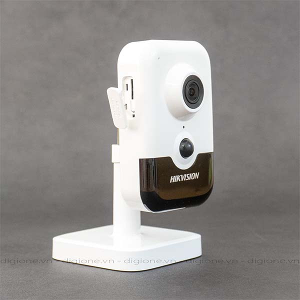 Camera HIKVISION DS-2CD2421G0-IW 2MP kết nối Wifi - Đàm thoại 2 chiều