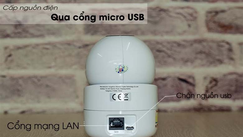 Sử dụng cổng sạc Micro USB khá phổ biến