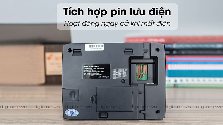 ronald-jack-tft-900-hien-dai