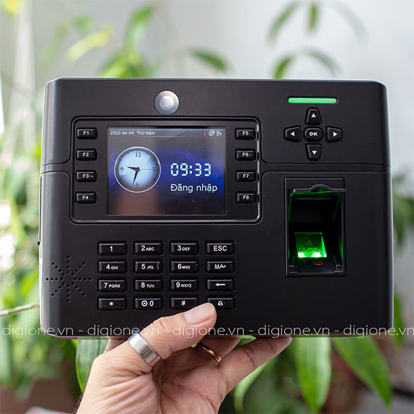 Máy Chấm Công Kiểm Soát Cửa Ronald Jack TFT 900 (Chụp Hình Khi Chấm Công)