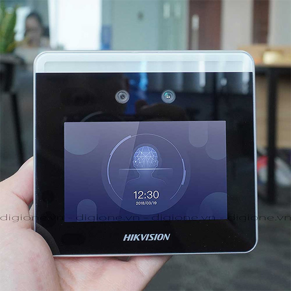 Máy Chấm Công Nhận Diện Khuôn Mặt Hikvision DS-K1T331W