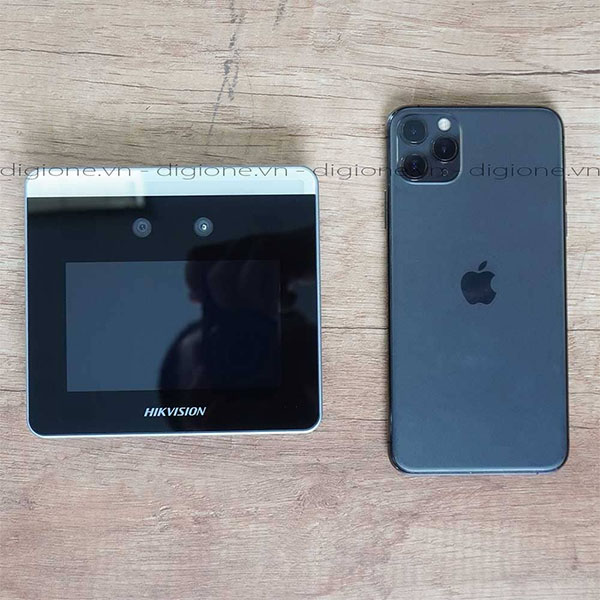 Máy Chấm Công Nhận Diện Khuôn Mặt Hikvision DS-K1T331W