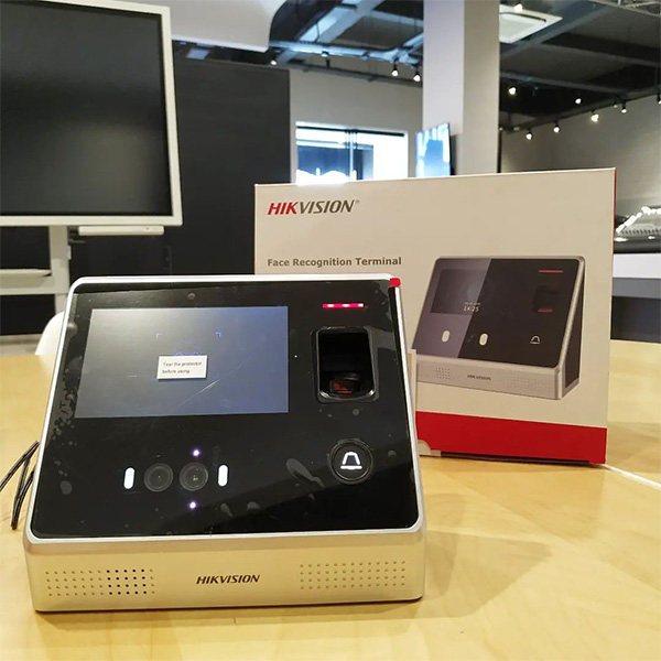 Máy Chấm Công Vân Tay - Nhận Diện Khuôn Mặt Hikvision DS-K1T605MF