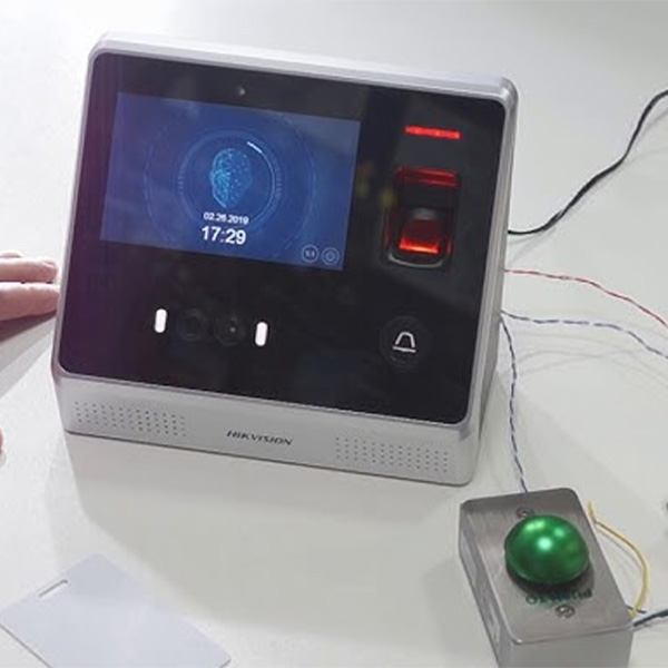 Máy Chấm Công Vân Tay - Nhận Diện Khuôn Mặt Hikvision DS-K1T605MF