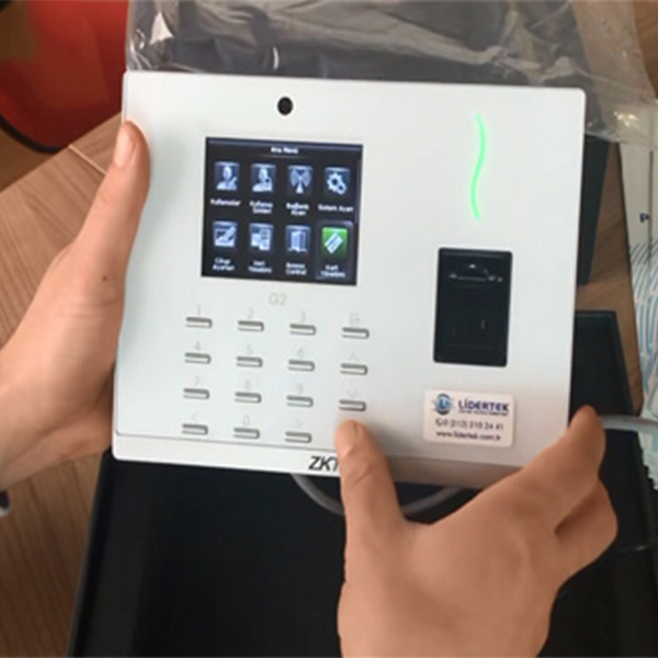 Máy Chấm Công Vân Tay Và Thẻ Cảm Ứng ZKTeco G2