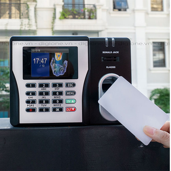 Máy Chấm Công Vân Tay - Thẻ Cảm Ứng Ronald Jack RJ4200