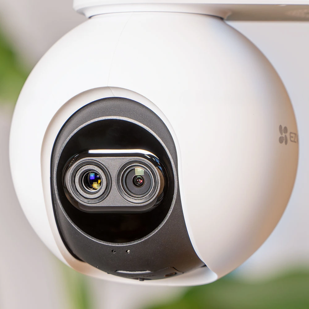 Camera Ezviz C8PF 2MP - Ống kính kép toàn cảnh
