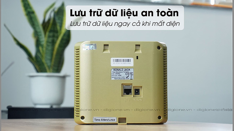 ronald-jack-1000-plus-sang-trong