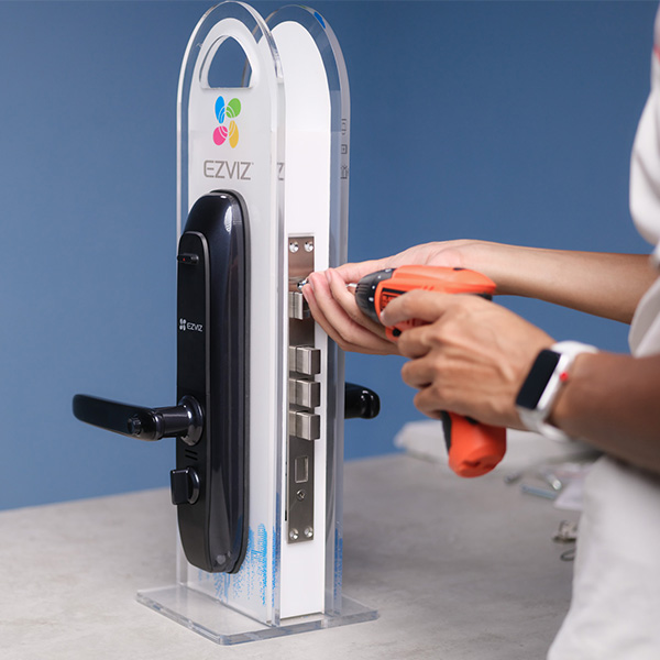Khóa điện tử thông minh Ezviz CS-L2-11FCP-A0