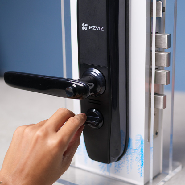 Khóa điện tử thông minh Ezviz CS-L2-11FCP-A0