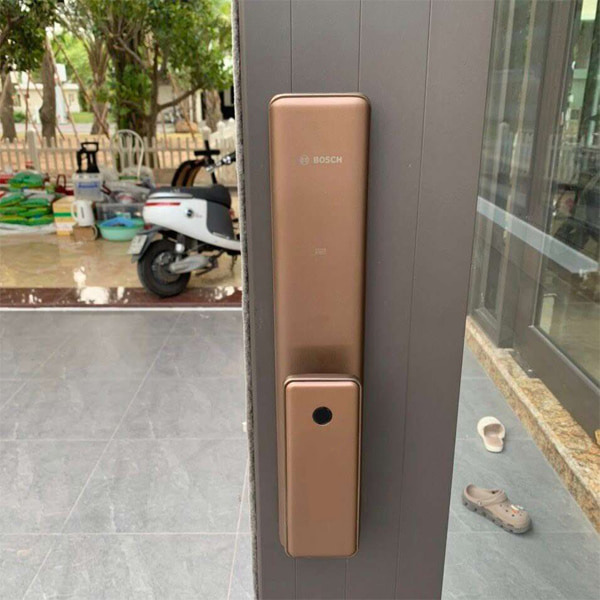 Khoá Cửa Thông Minh Bosch FU 750K - Sử dụng APP