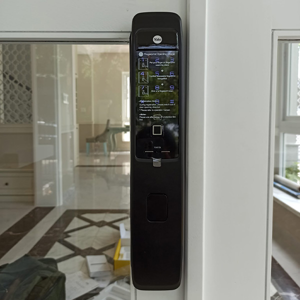 Khóa Cửa Yale YMI70A