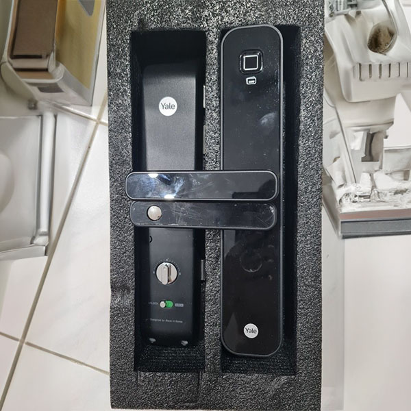 Khóa Cửa Yale YDM7220