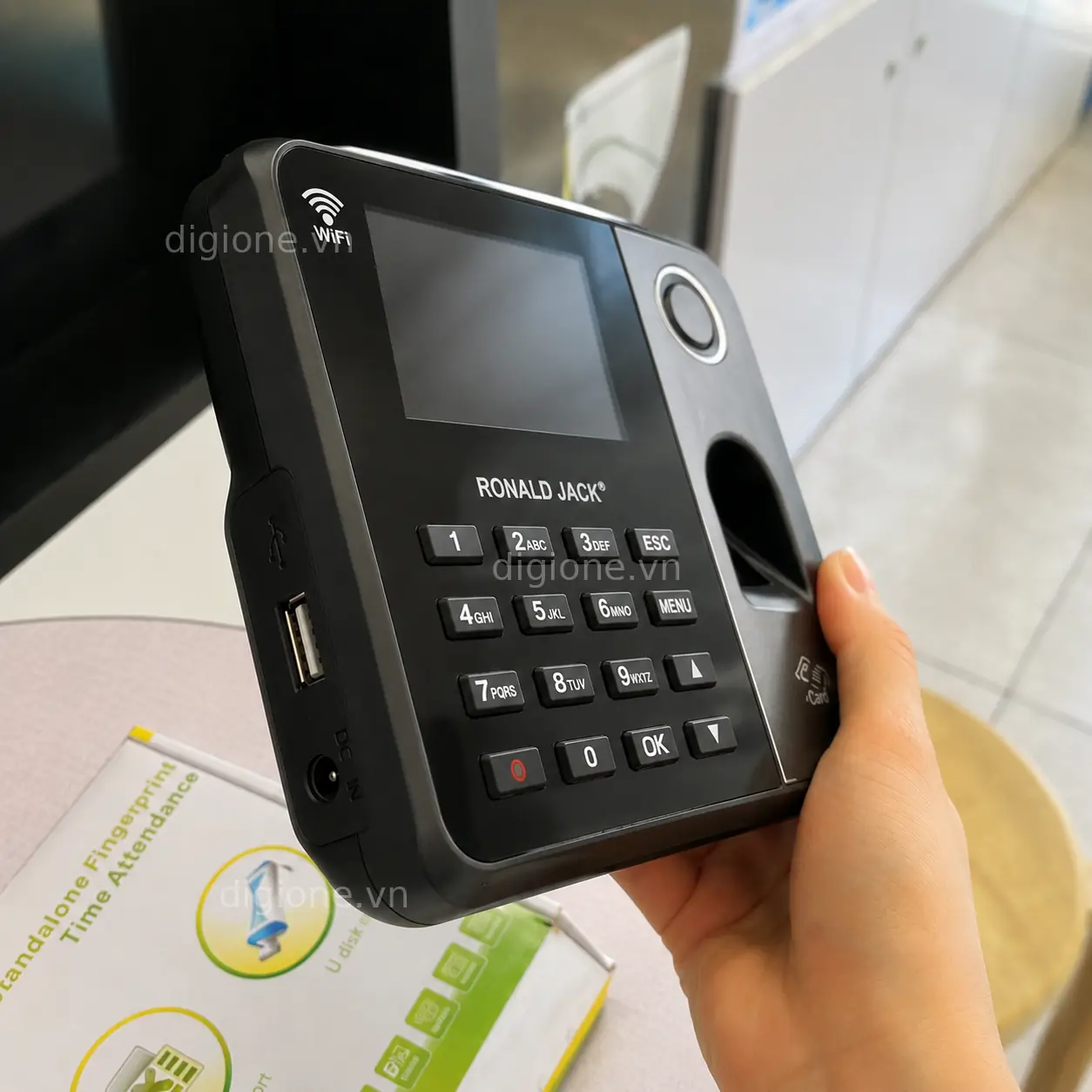 Máy Chấm Công Vân Tay Ronald Jack 1800 Wifi