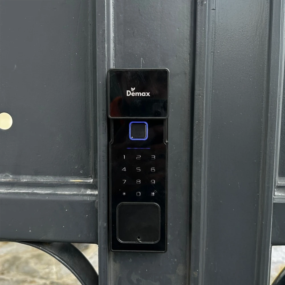 Khoá Cửa Cổng Thông Minh Demax EL608 - Kết Nối Wifi