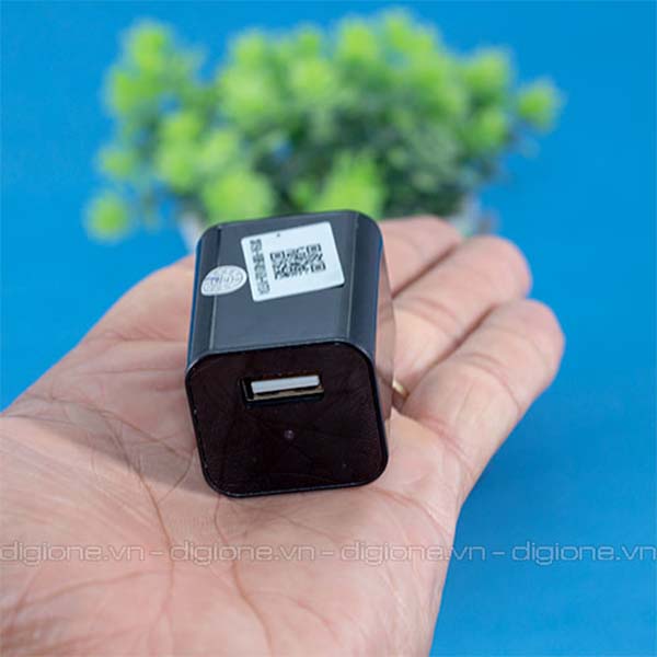 Camera Wifi Ngụy Trang Củ Sạc