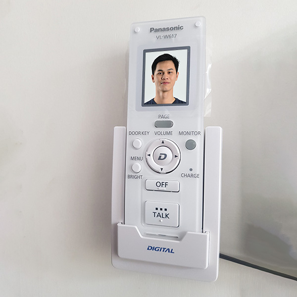 Màn Hình Không Dây Cầm Tay Panasonic VL-W617VN