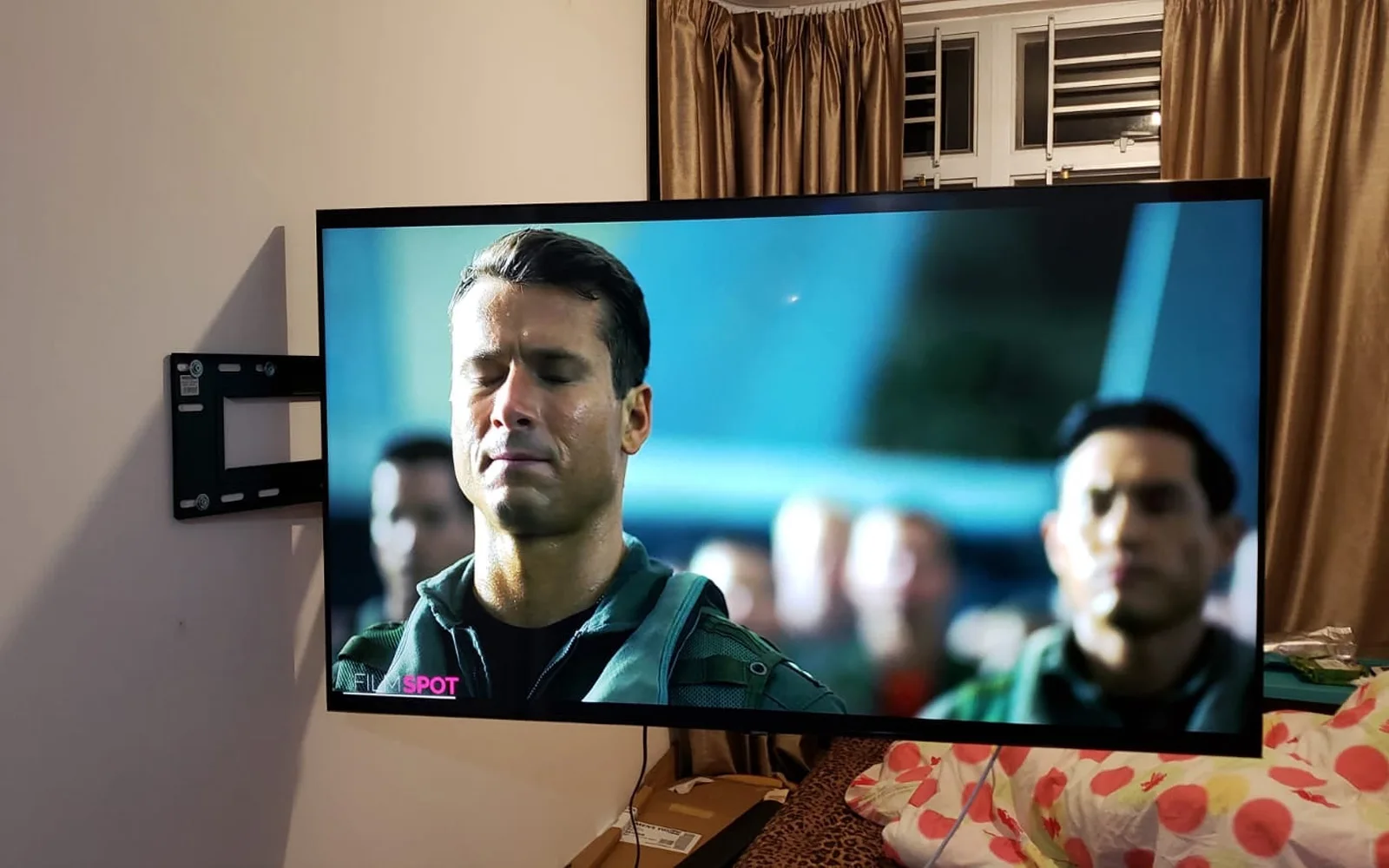 gia-treo-tivi-nb-sp2-thuc-3