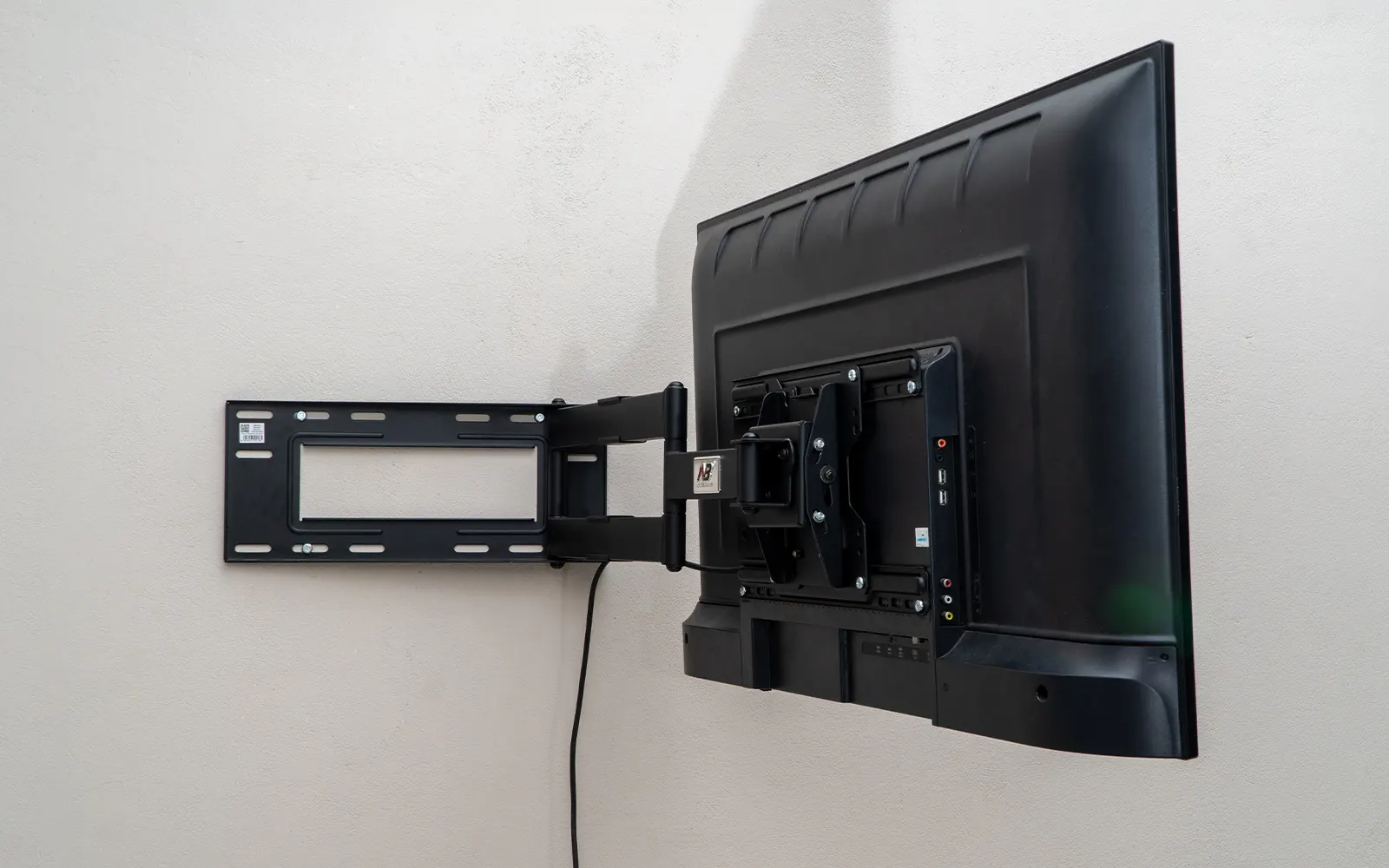 gia-treo-tivi-nb-sp2-vuong-goc-tuong