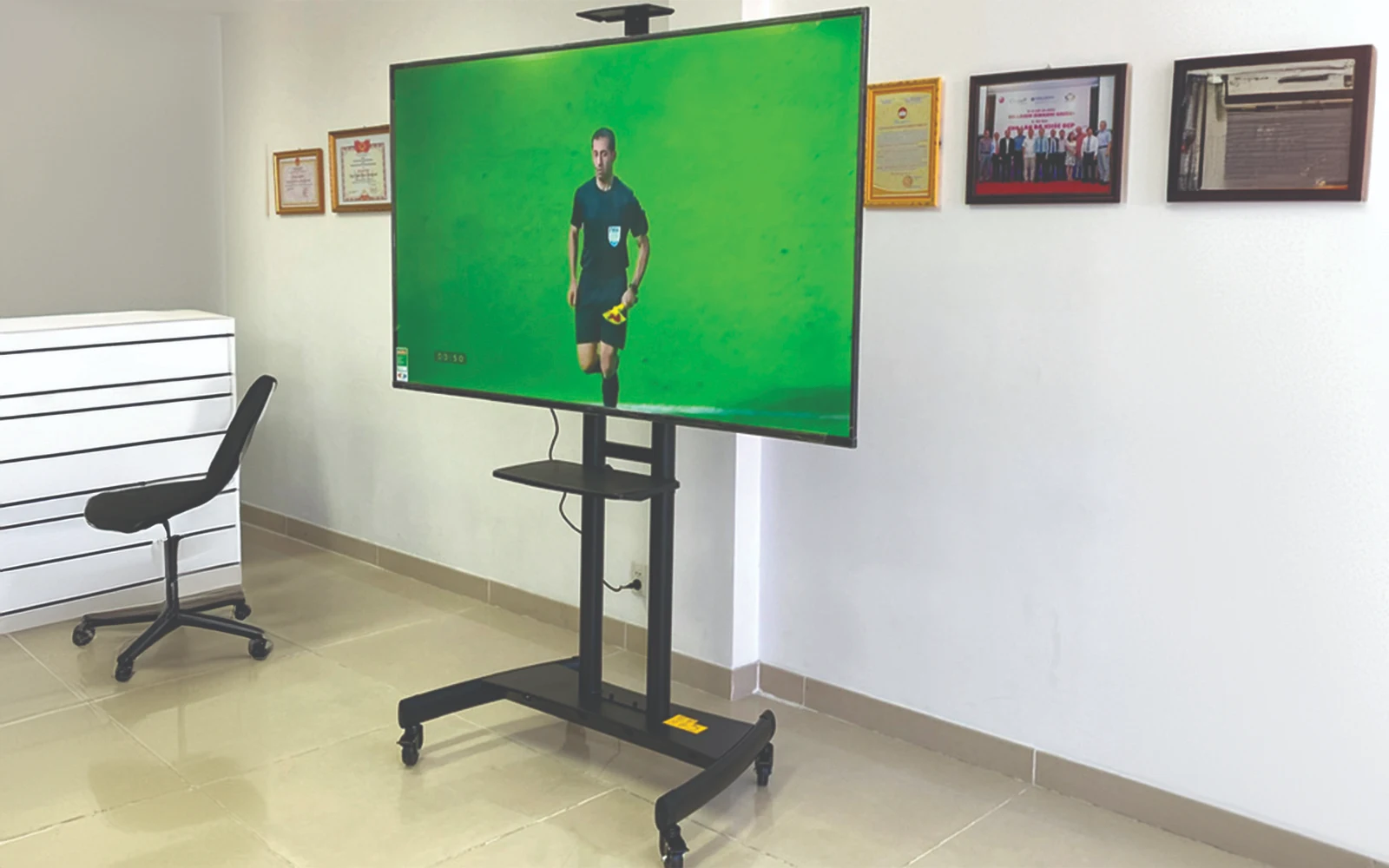 1715183731-ava1800-21