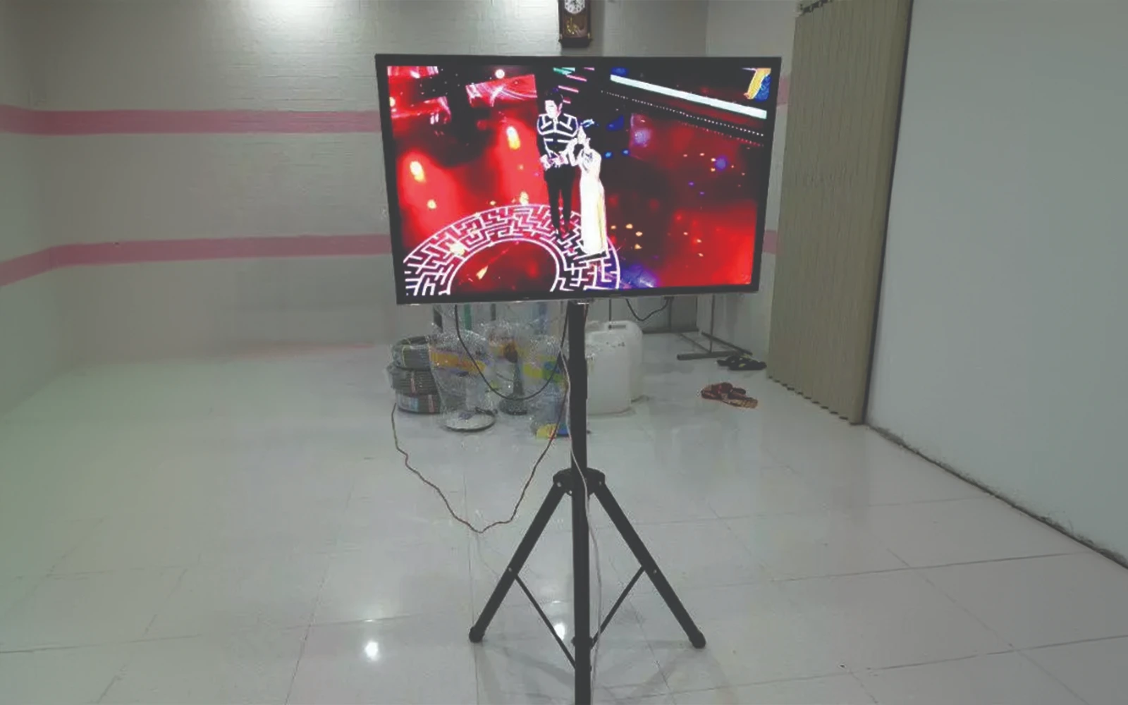 1715183733-gia-treo-tivi-cot-27