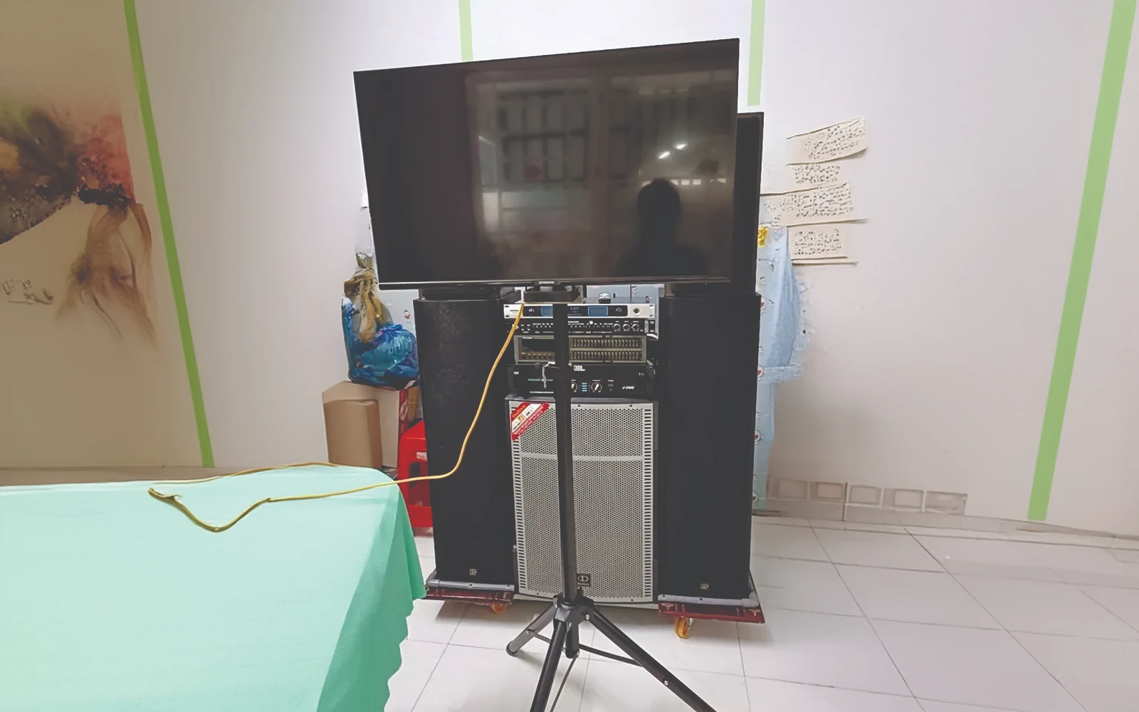 1715183733-gia-treo-tivi-cot-33