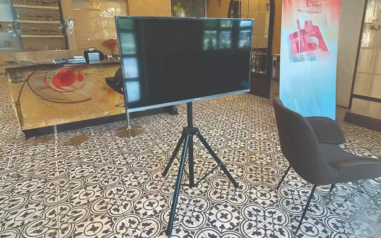 1715183733-gia-treo-tivi-cot-34