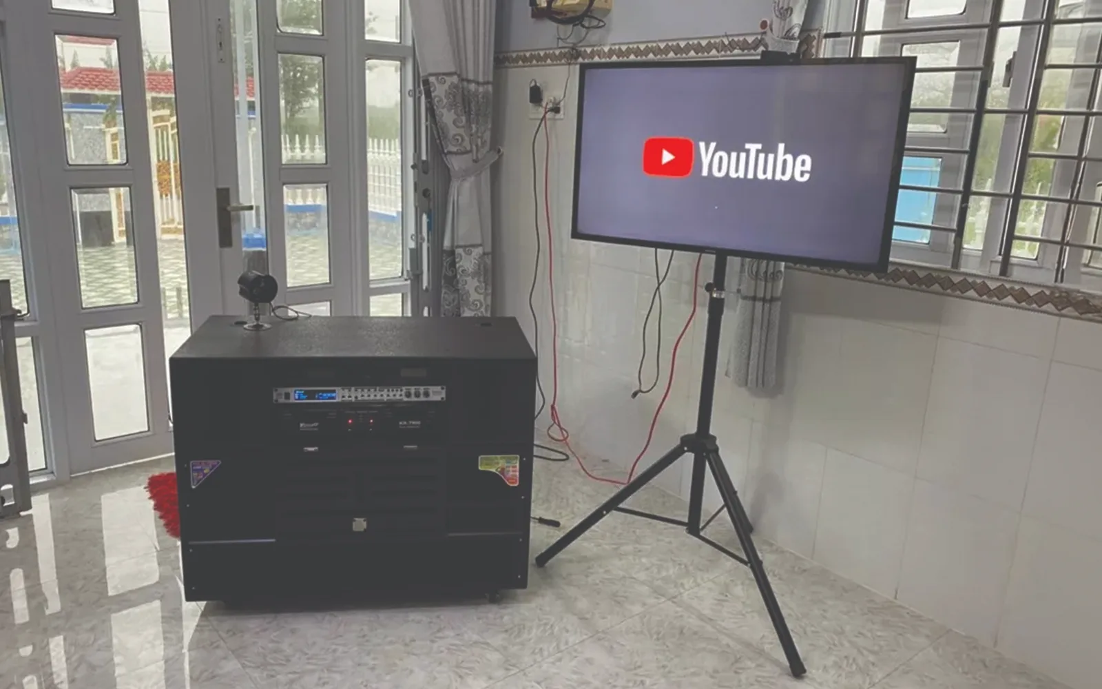 1715183733-gia-treo-tivi-cot-35