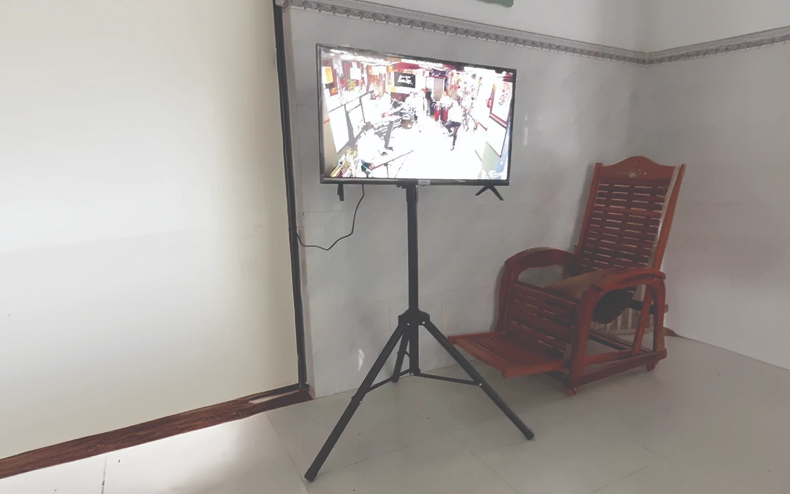 1715183733-gia-treo-tivi-cot-36