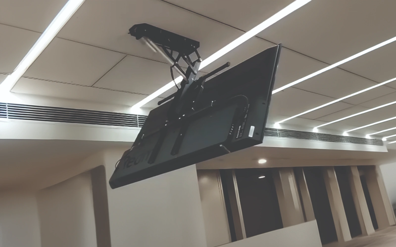 gia-treo-tha-tran-co-dieu-khien-22