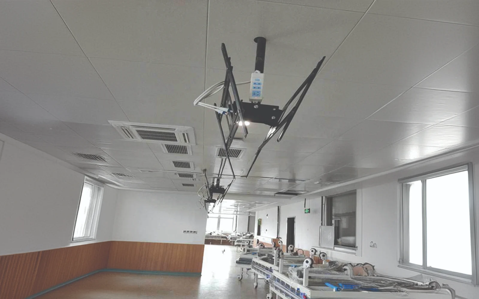 gia-treo-tha-tran-2-man-hinh-15