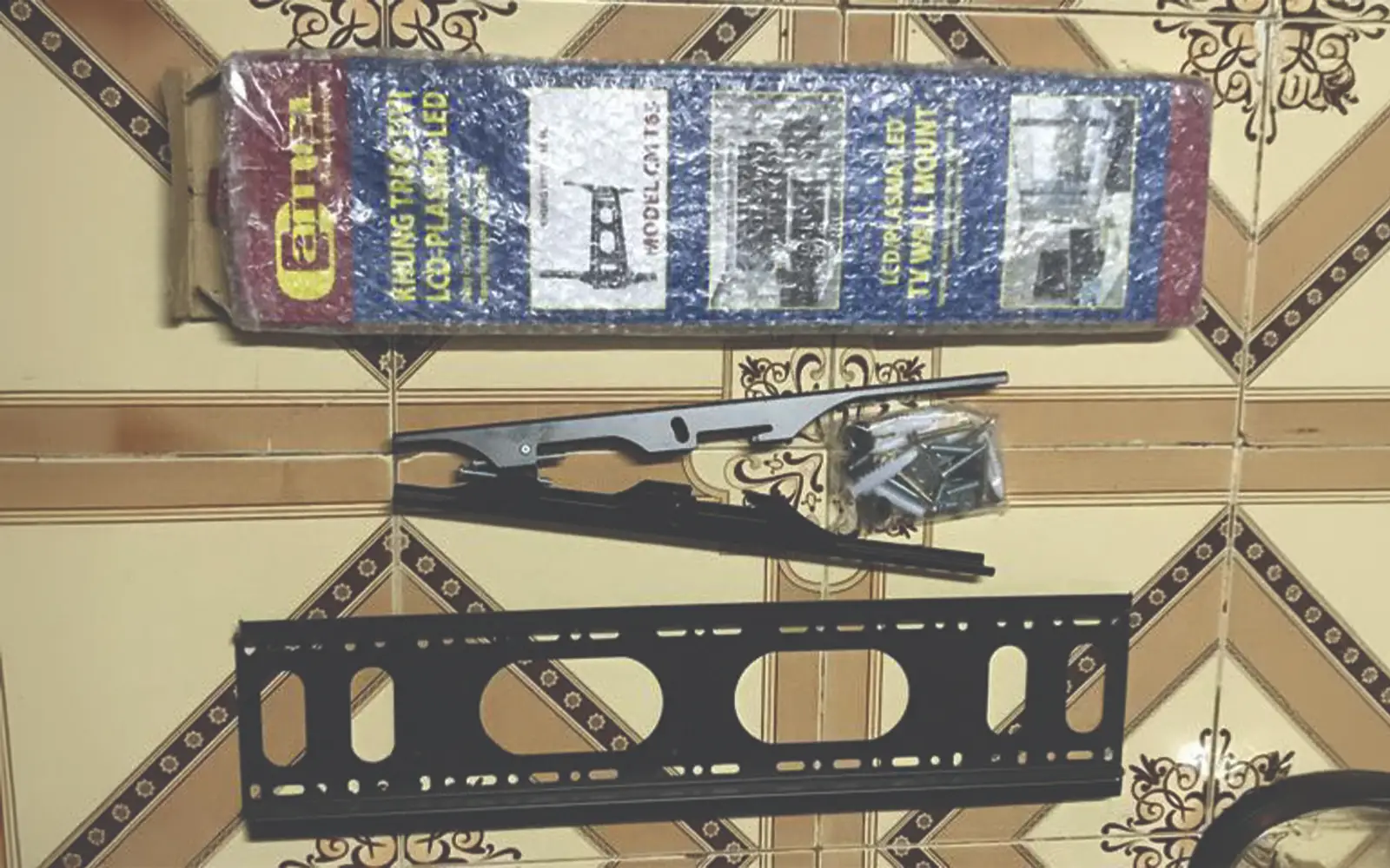 1715183737-khung-treo-tivi-42-65-inch-co-dinh-camel-cmt65-17