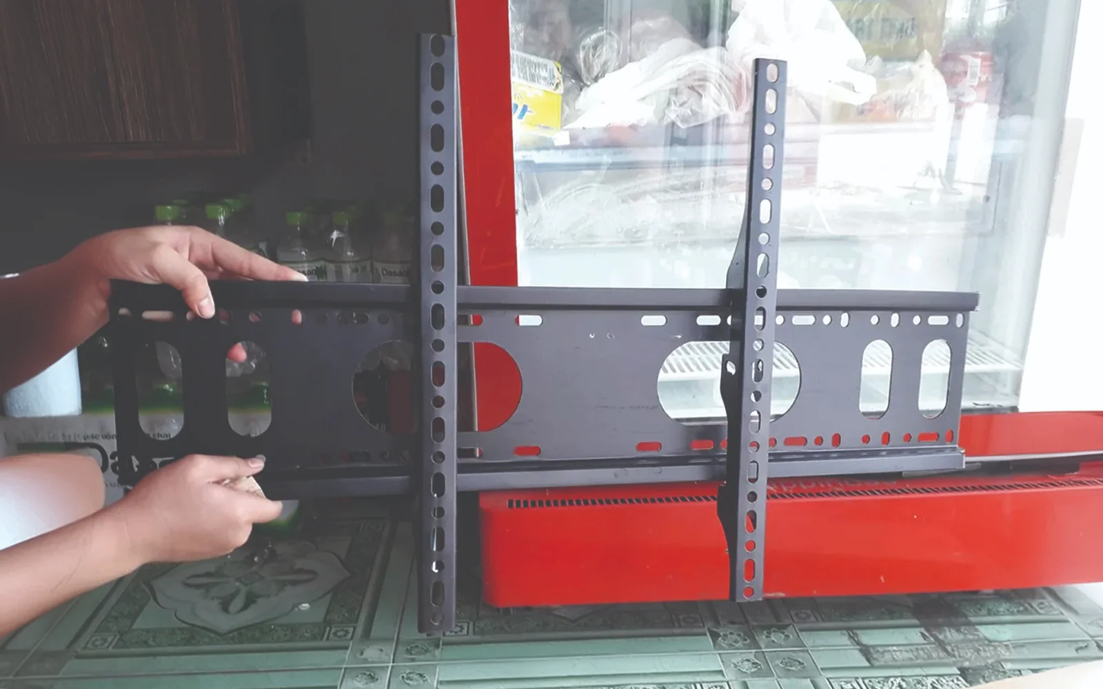 1715183737-khung-treo-tivi-42-65-inch-co-dinh-camel-cmt65-18