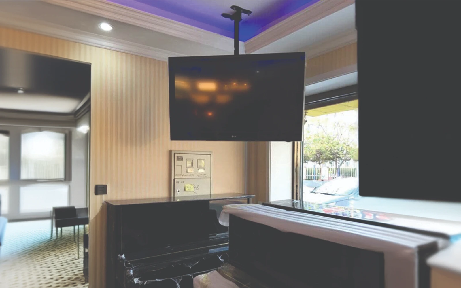 gia-treo-tivi-tha-tran-t750-34