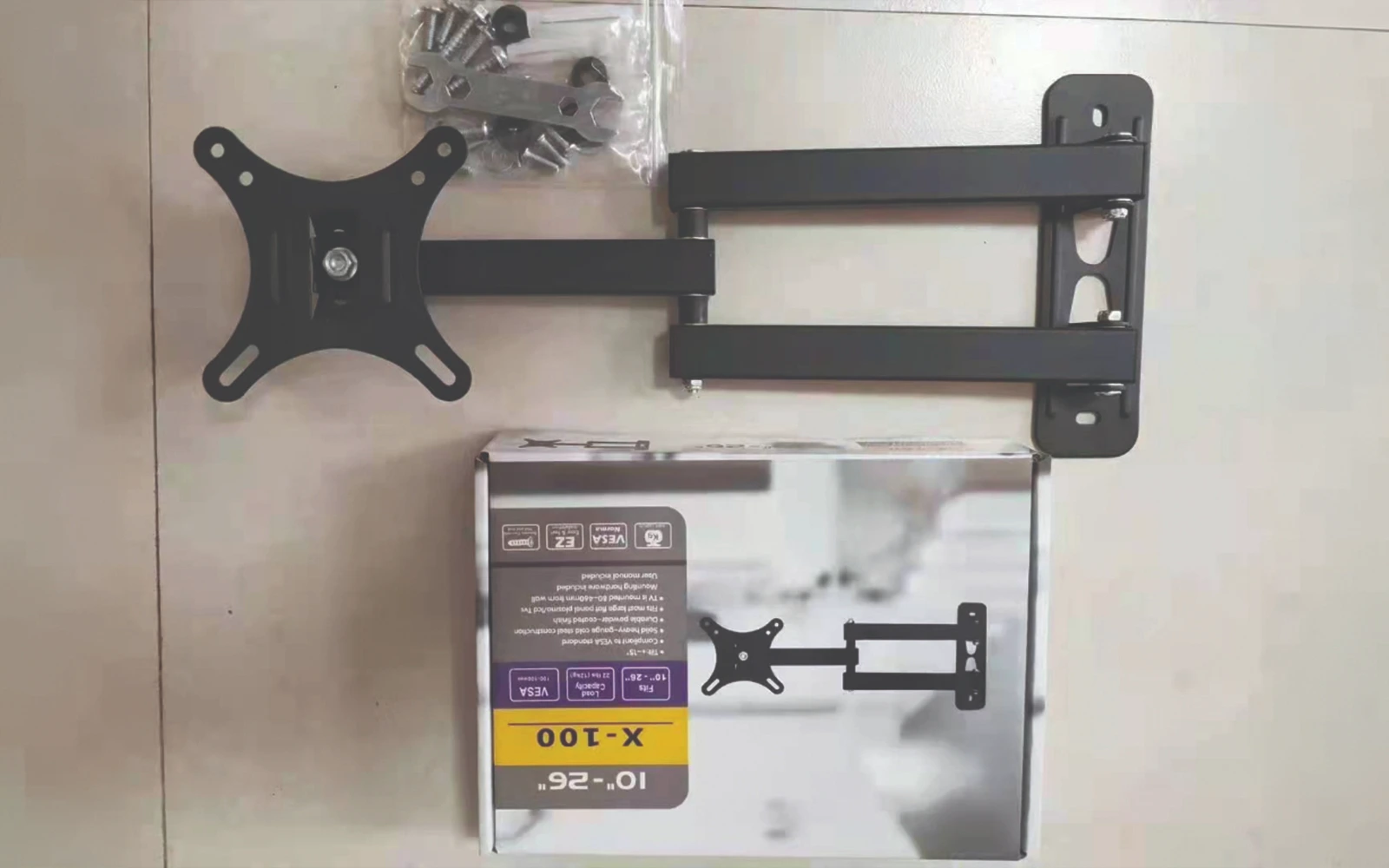 gia-treo-tivi-xoay-loai-nho-12