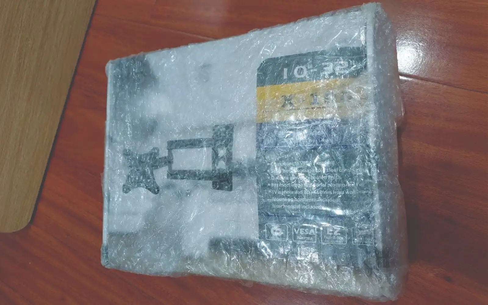 gia-treo-tivi-xoay-loai-nho-18