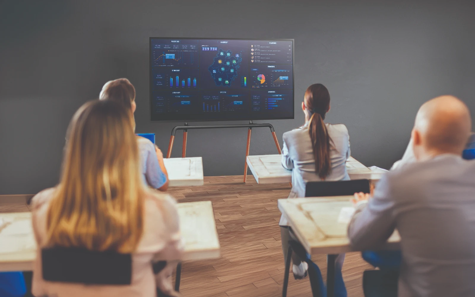 treo-tivi-4-chan-ys200-trang-chu-11