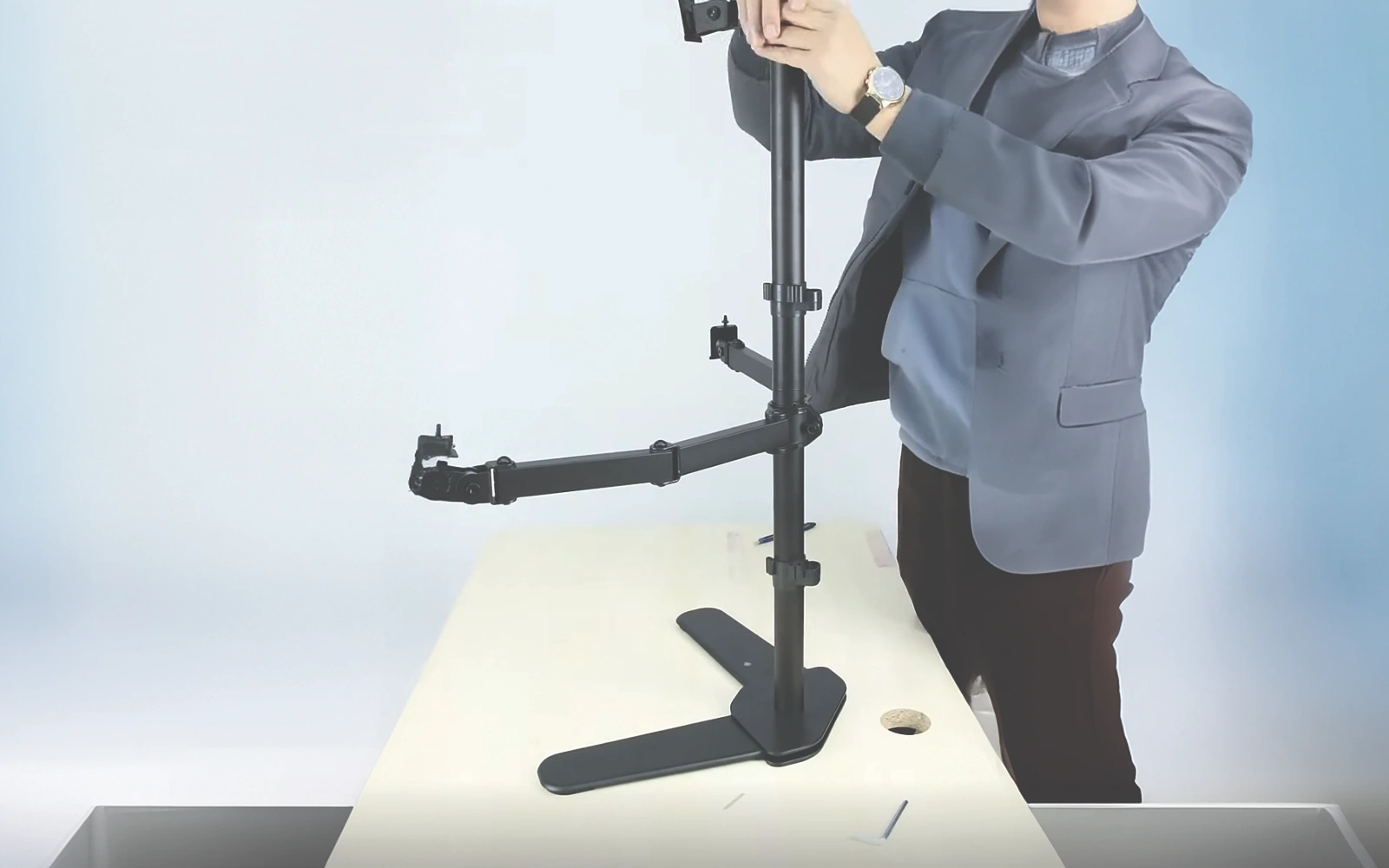 gia-treo-3-man-hinh-may-tinh-m043-26