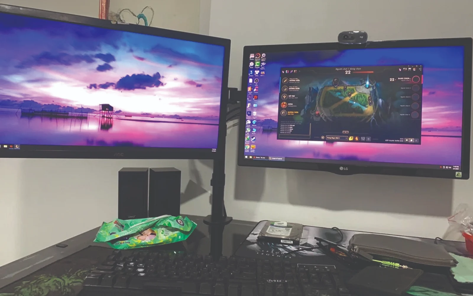 gia-treo-2-man-hinh-may-tinh-m052s-23