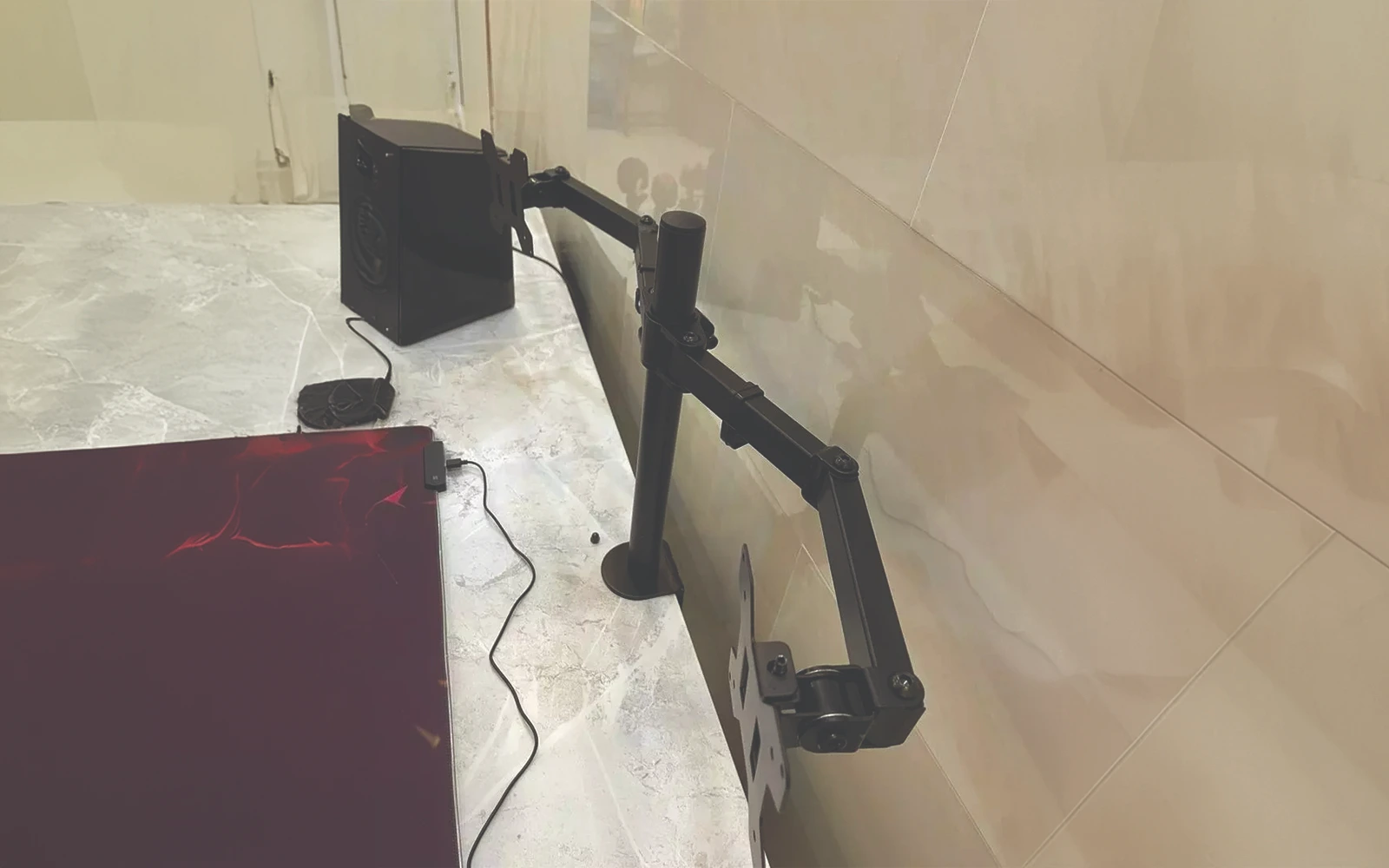 gia-treo-2-man-hinh-may-tinh-m052s-24