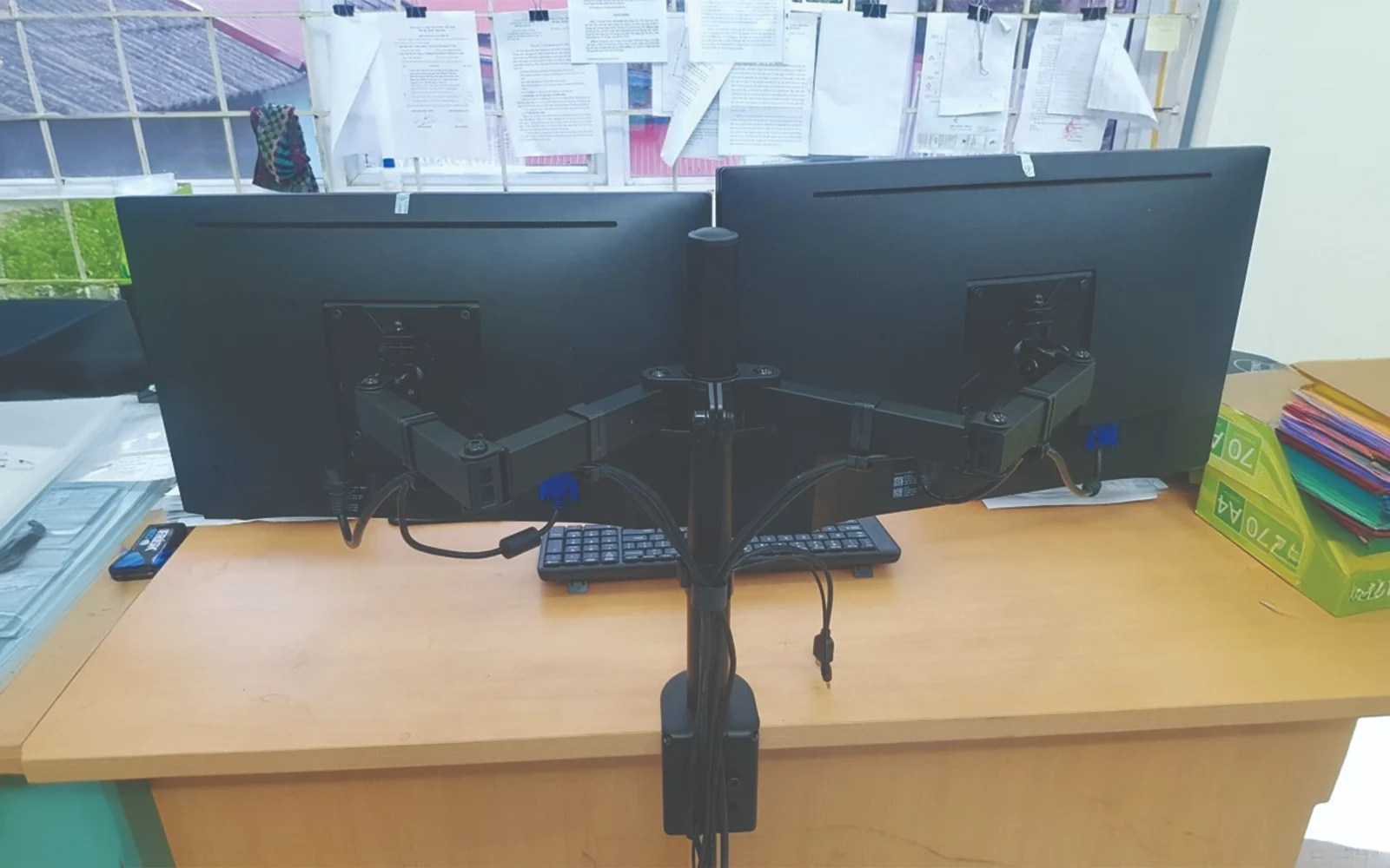 gia-treo-2-man-hinh-may-tinh-m052s-33