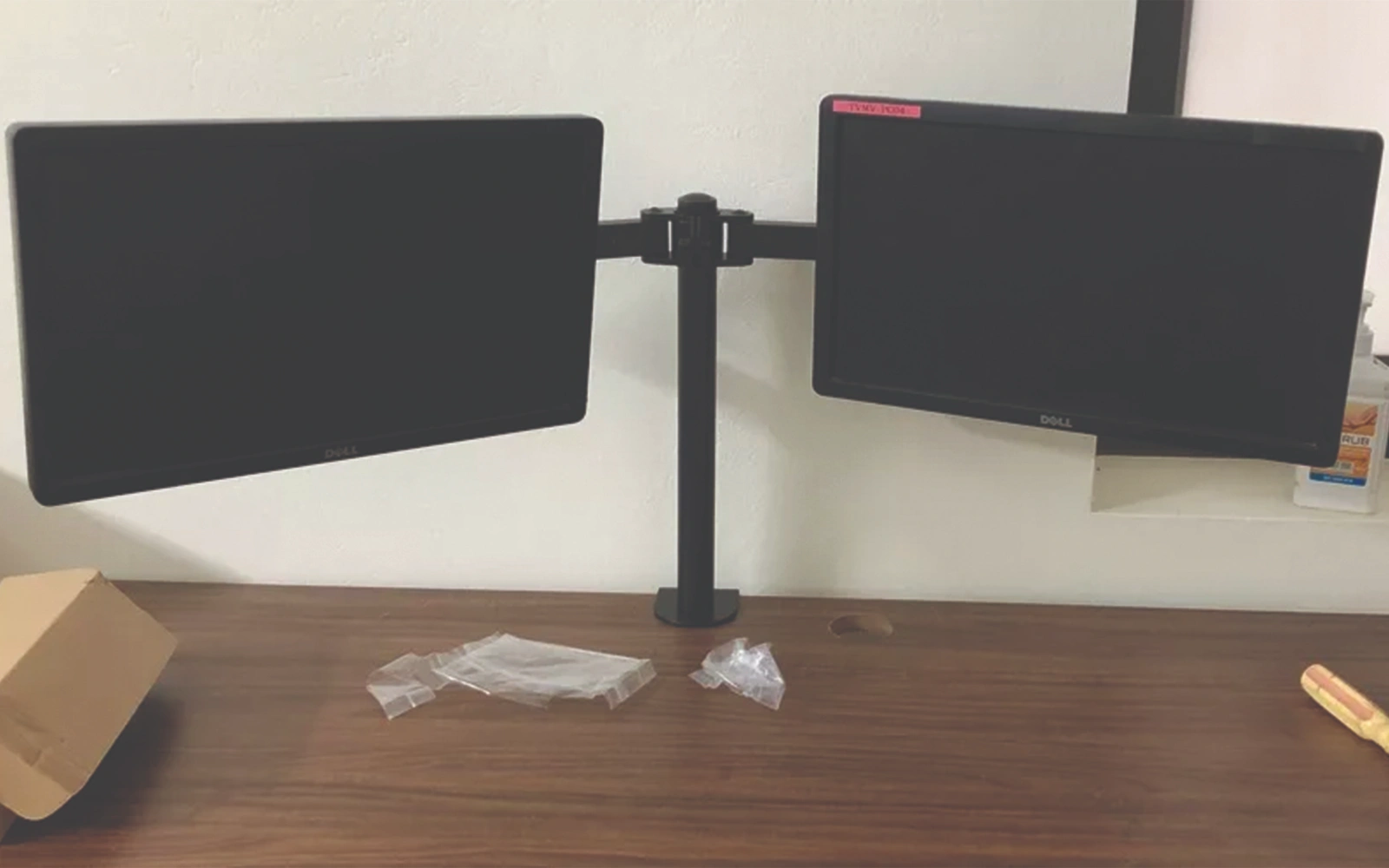 gia-treo-2-man-hinh-may-tinh-m052s-34