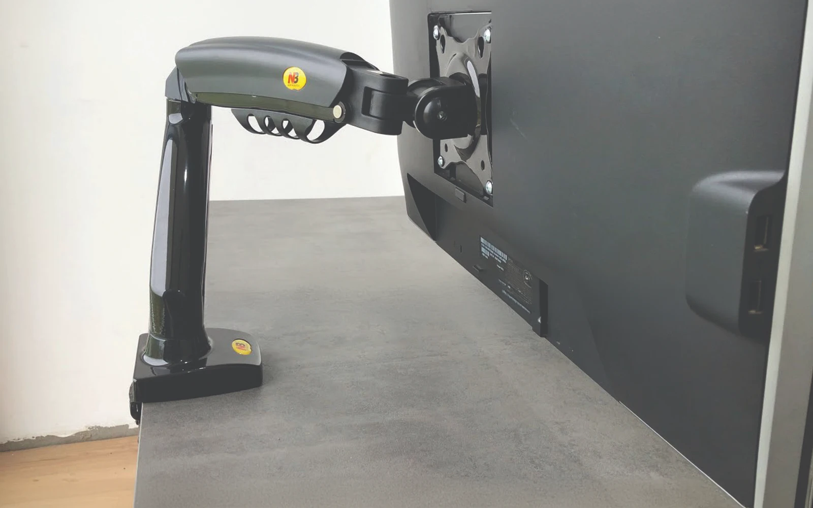 gia-treo-man-hinh-may-tinh-nb-g45-26