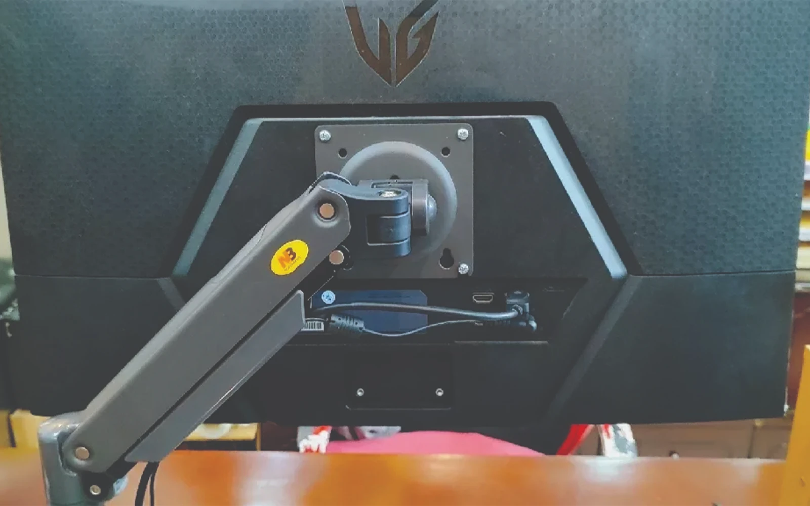 gia-treo-man-hinh-may-tinh-nb-g45-28