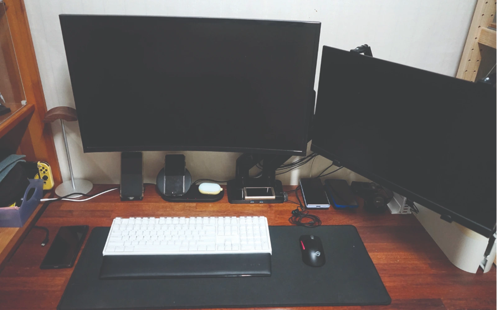 gia-treo-2-man-hinh-may-tinh-nb-f195a-36