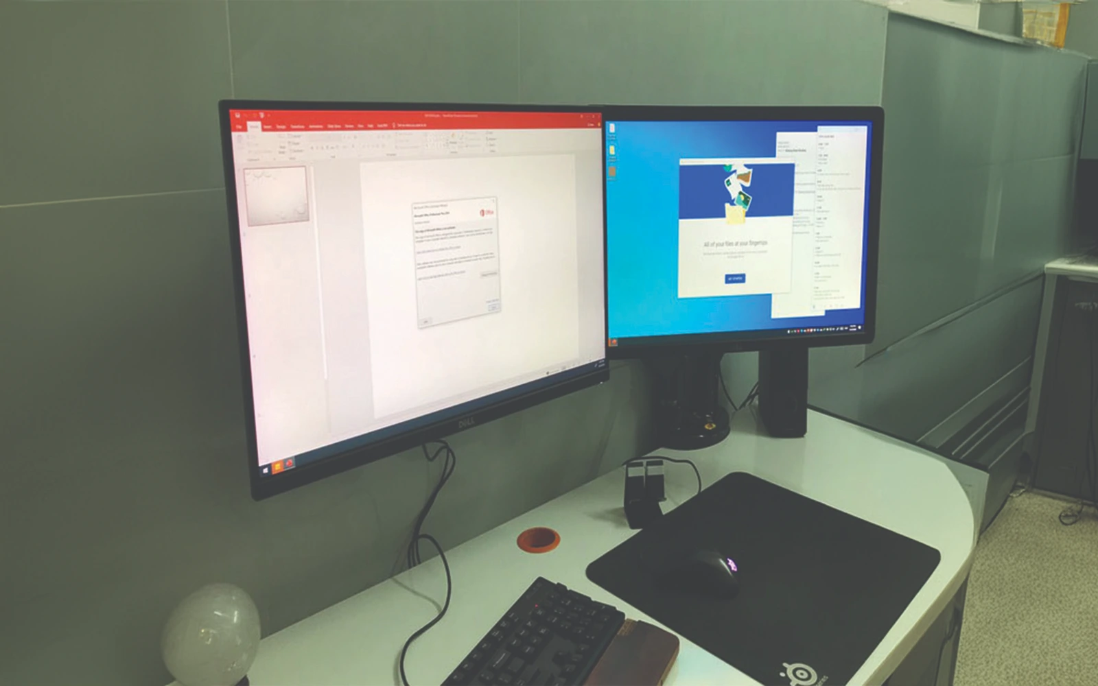 gia-treo-2-man-hinh-may-tinh-nb-f195a-42