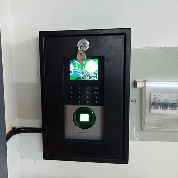 Hộp Bảo Vệ Máy Chấm Công Vân Tay