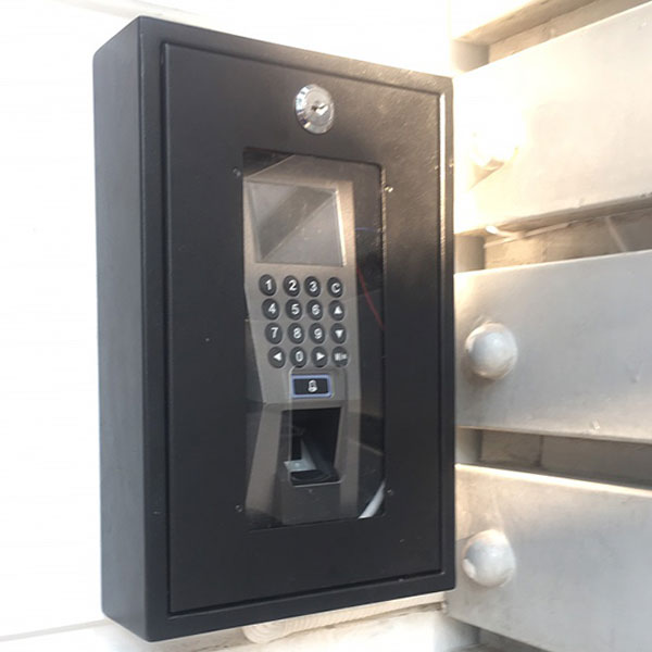 Hộp Bảo Vệ Máy Chấm Công Vân Tay