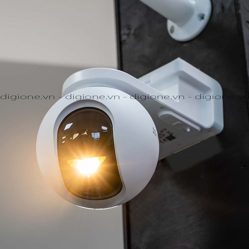 Camera Ezviz CB8 Dùng Pin Năng Lượng Mặt Trời