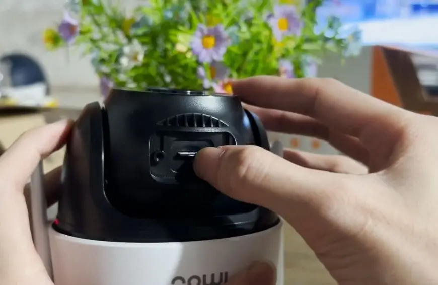 gắn thẻ nhớ cho camera imou